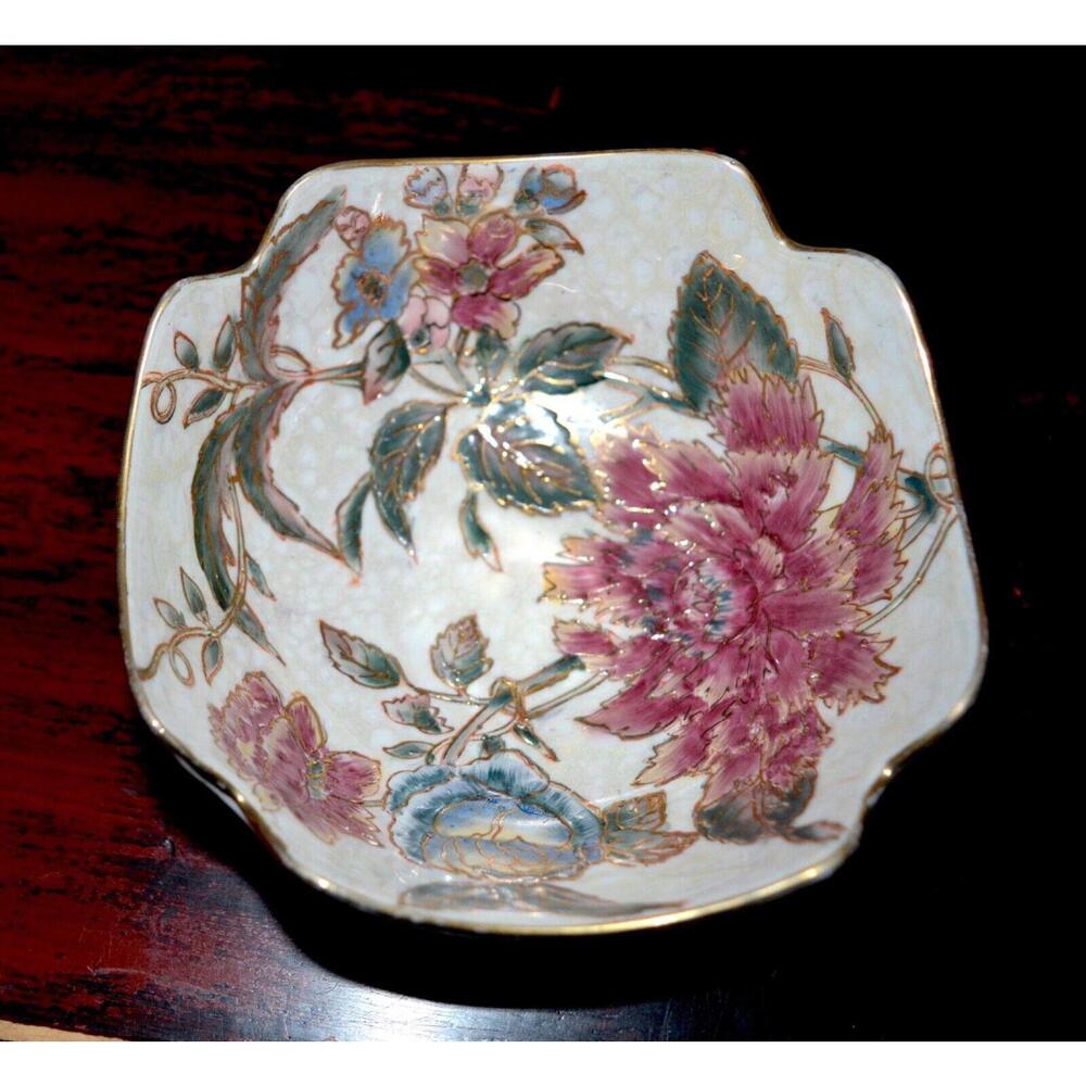 Vintage Toyo Decorative Bowl Floral Design With Gold Trim Scalloped Edges